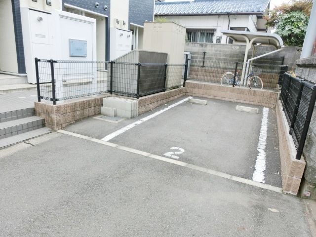 駐車場　敷地内の駐車場です。満車の場合は近隣に月極めあります。