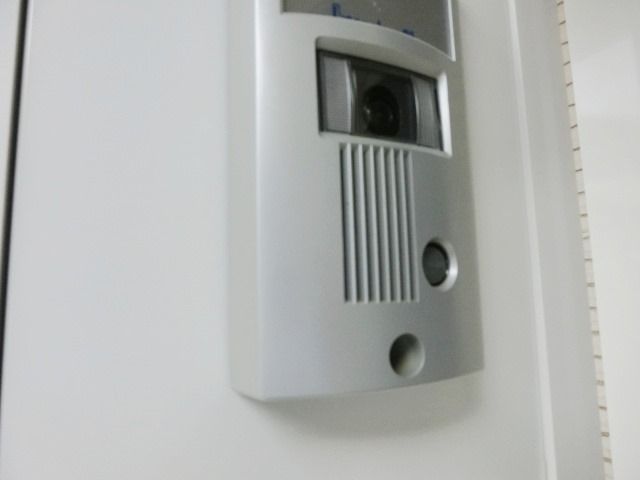 セキュリティ　来訪者の顔が分かるＴＶモニターホン付です。