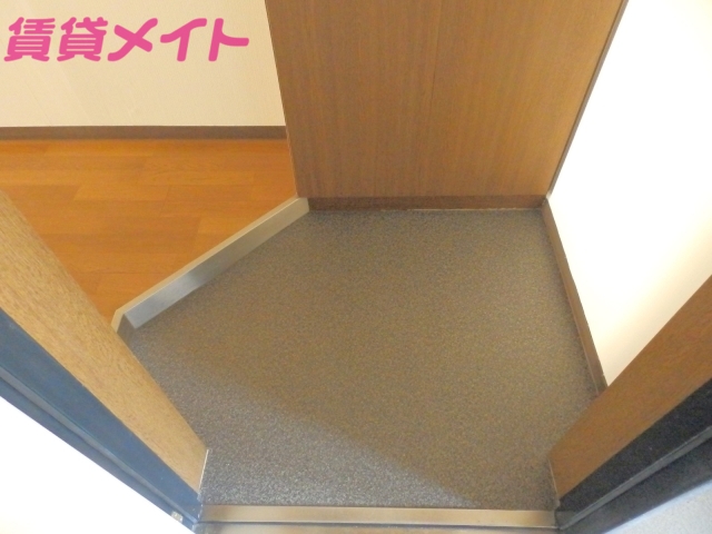 玄関　玄関同一物件の別部屋の写真です