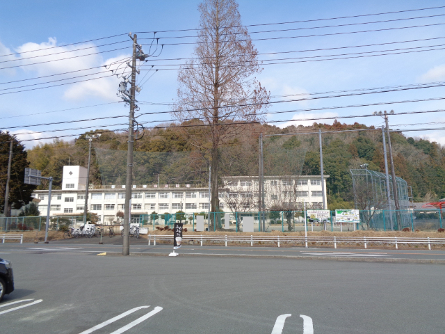 小学校　松阪市立射和小学校（小学校）まで418m