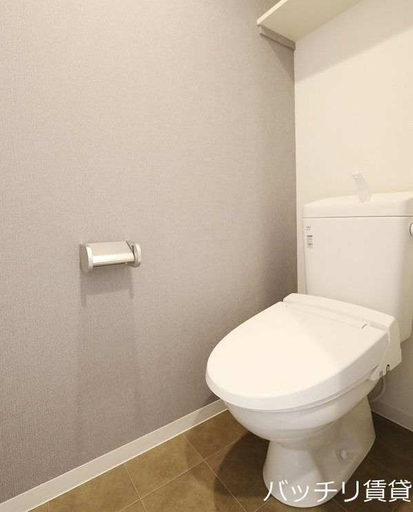 トイレ　同型タイプの写真になります　現状優先