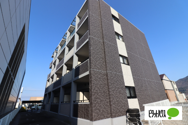 建物外観　鉄筋コンクリート！