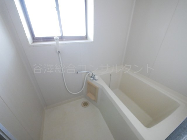 バス・シャワールーム　窓有で換気バッチリ