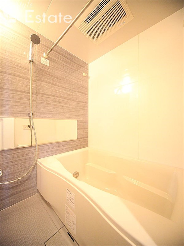 バス・シャワールーム　バスルーム