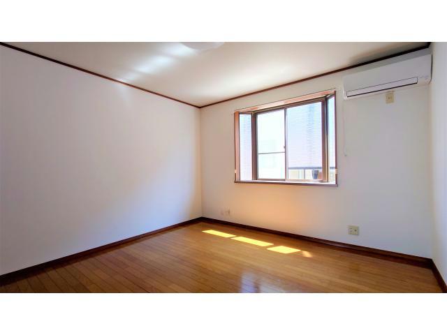 居室・リビング　同建物、同タイプ