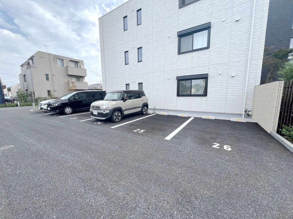 駐車場　駐車場