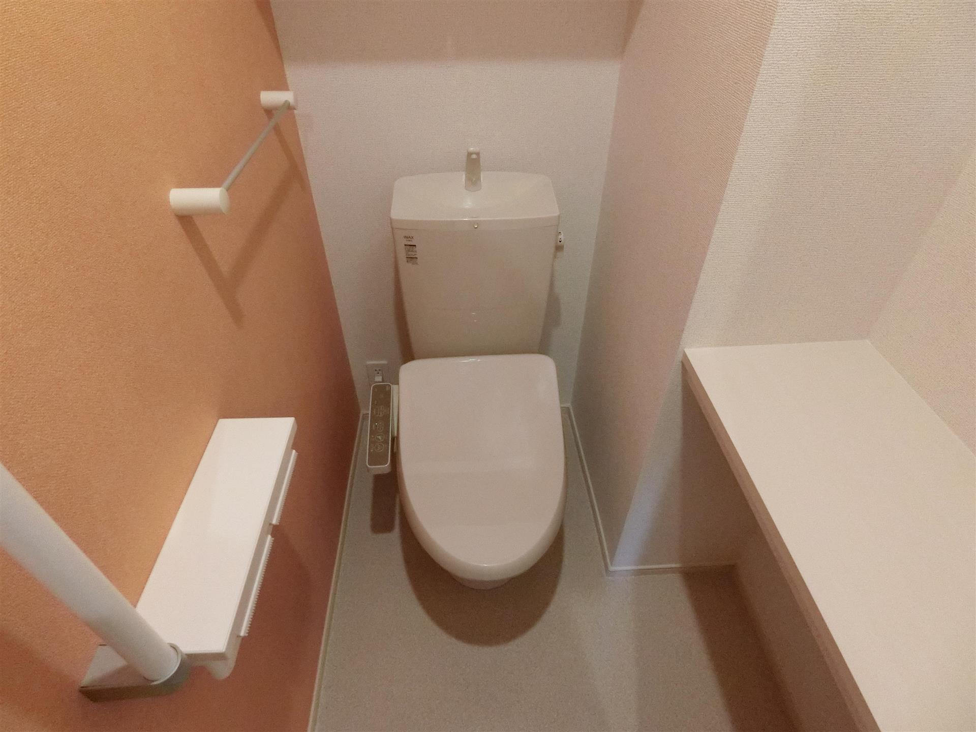 トイレ　温水洗浄便座