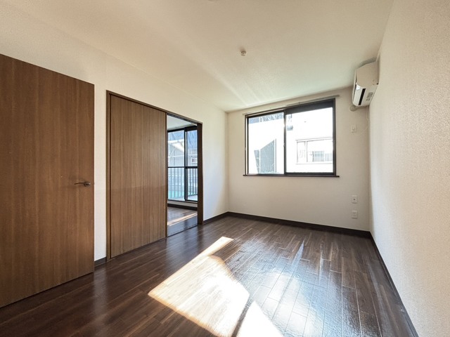居室・リビング　別部屋参考写真です