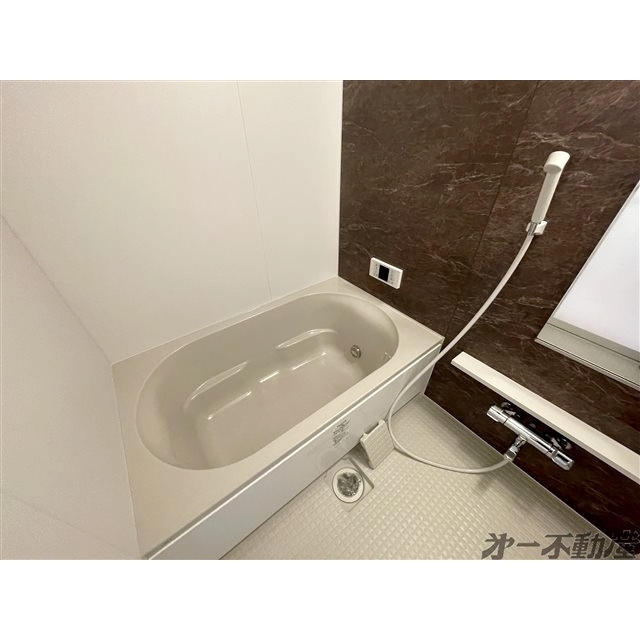 バス・シャワールーム　バスルーム