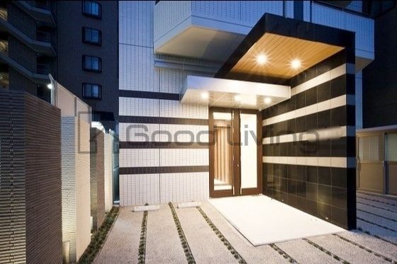 エントランス　落ち着いた雰囲気