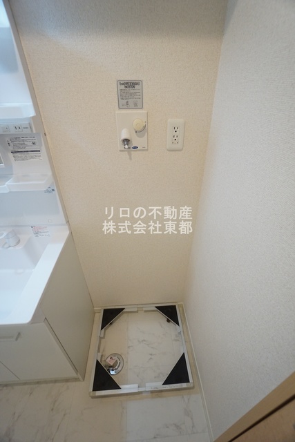 その他　洗濯機置き場は室内にあるので雨に濡れる心配はありません。
