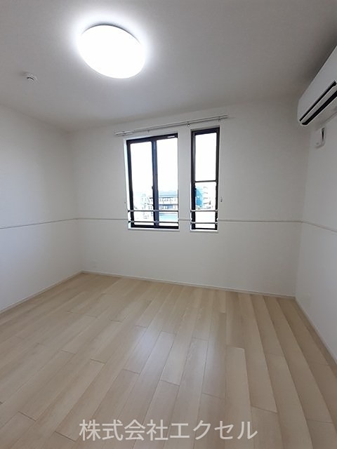 その他部屋・スペース　フローリングの室内です。