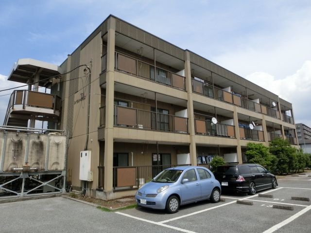 建物外観　2年毎の更新料が不要で経済的です