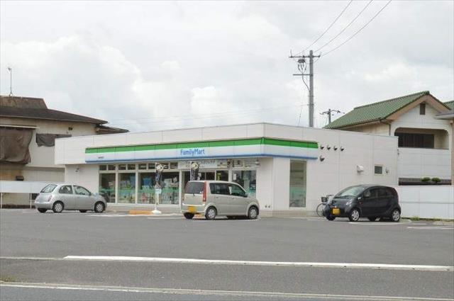 コンビニ　ファミリーマート（コンビニ）まで1361m