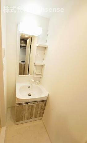 洗面設備　コンパクトで使いやすい洗面所