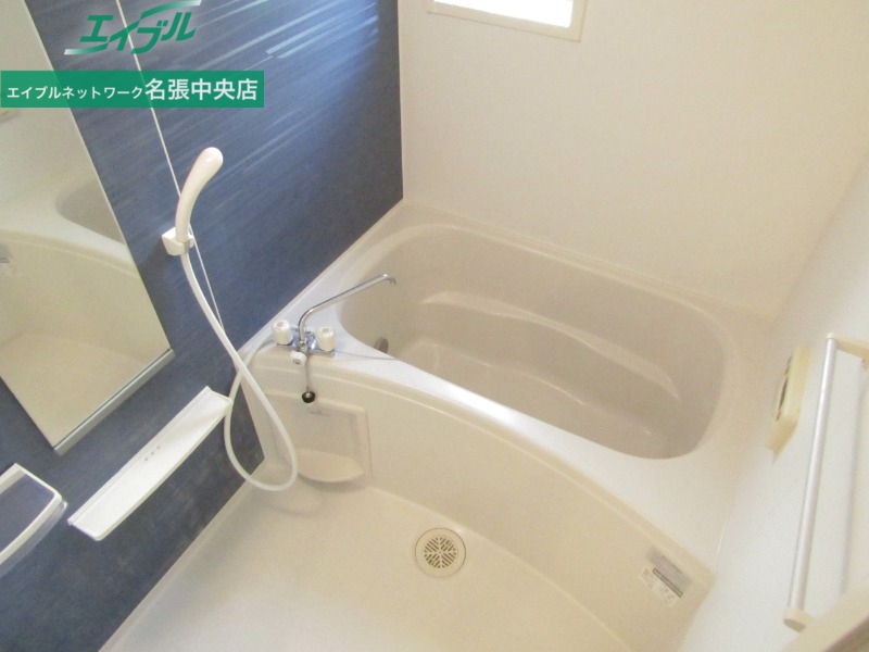 バス・シャワールーム　同物件別部屋写真