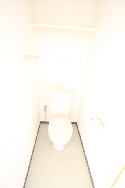 トイレ　※他のお部屋の参考写真です