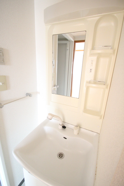 洗面設備　※他のお部屋の参考写真です