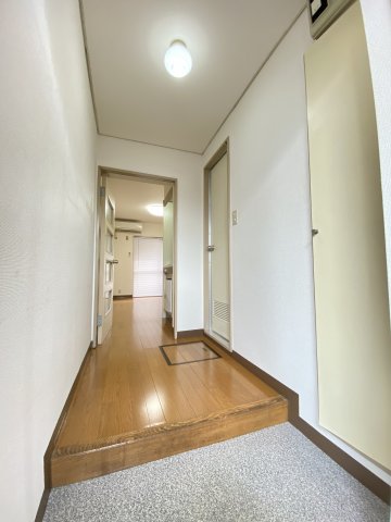 玄関　同物件別号室