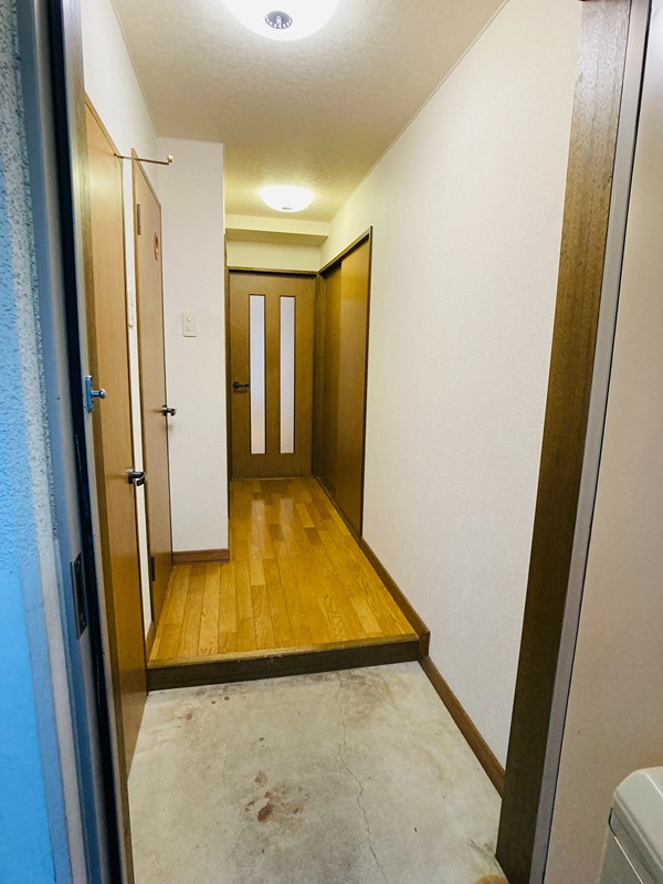 玄関　※別号室参照