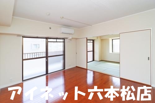 居室・リビング　広々としていいですね。