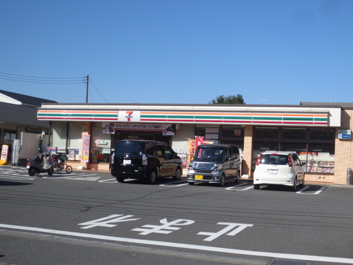 コンビニ　セブンイレブン（コンビニ）まで232m