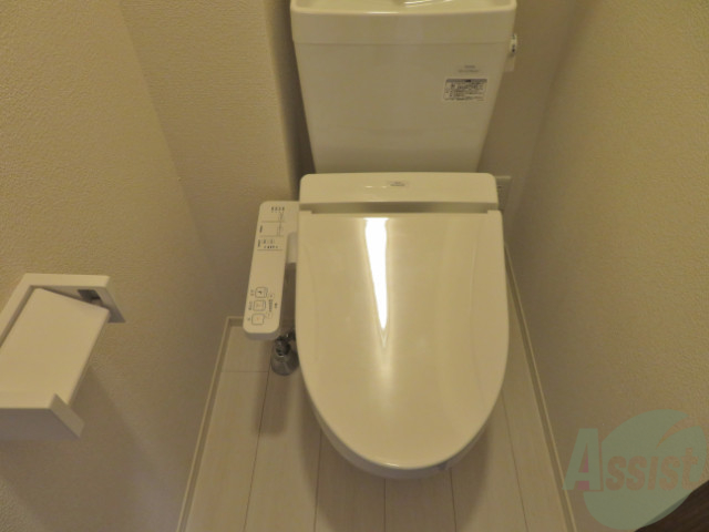トイレ　トイレはウォシュレット付きなので嬉しいですね。