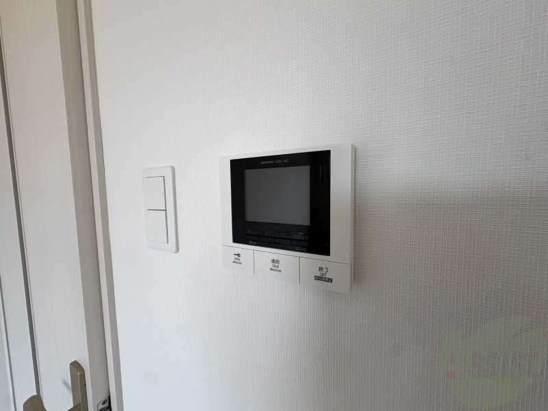 セキュリティ　ＴＶモニター付インターホンです。来客者の顔が見えるので安心！