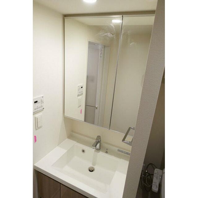 洗面設備　※同仕様写真含む。