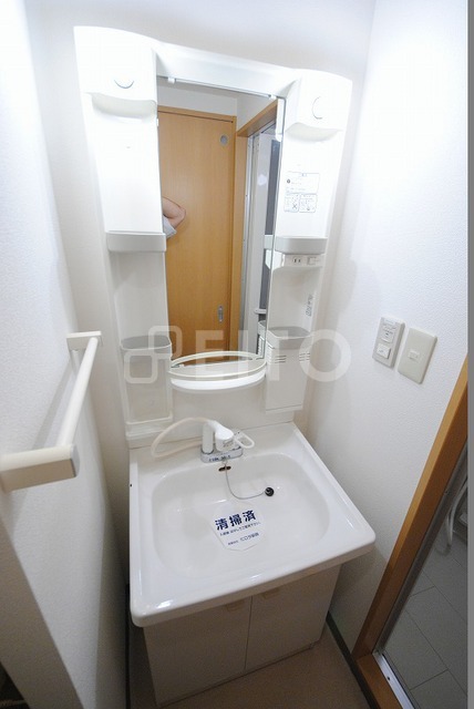 洗面設備　写真は２１５号室