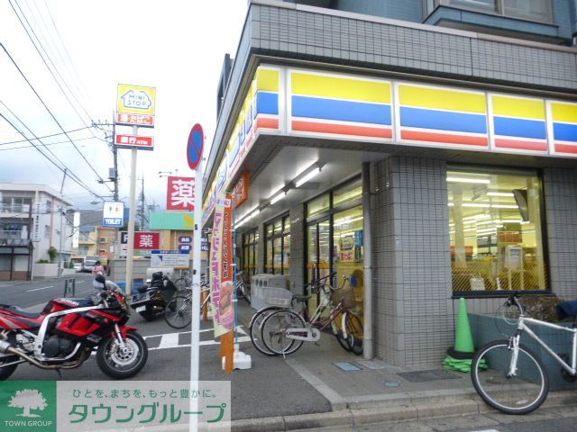 コンビニ　ミニストップ調布仙川店（コンビニ）まで670m