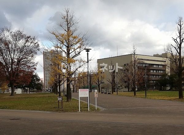 公園　勝山公園（公園）まで581m