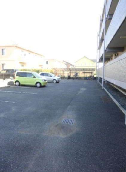 駐車場　駐車場完備です