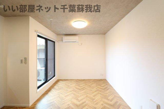 居室・リビング　こちらの居間で趣味の時間をお楽しみください