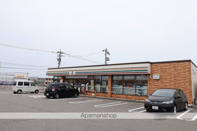 コンビニ　セブンイレブン（コンビニ）まで347m