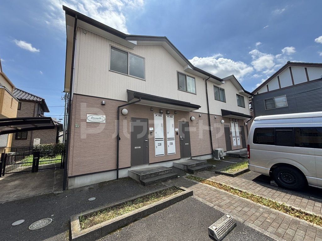 建物外観　駐車場