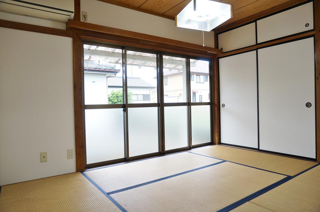 南矢島町戸建Iの居間写真