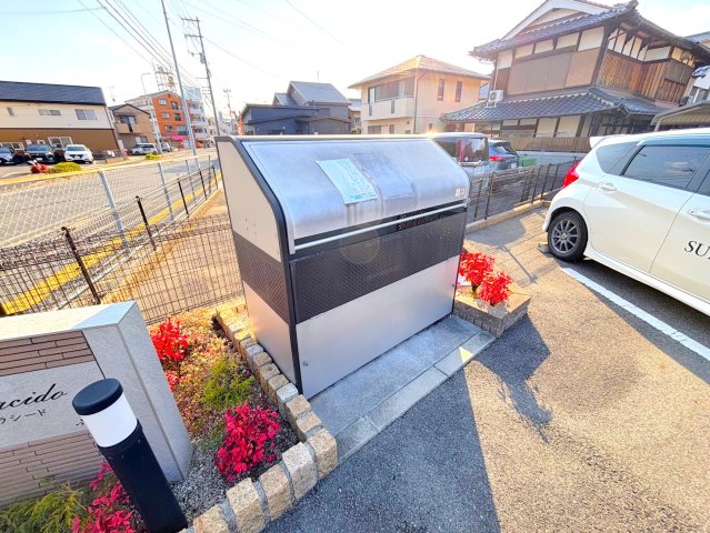 プラシードの外観写真
