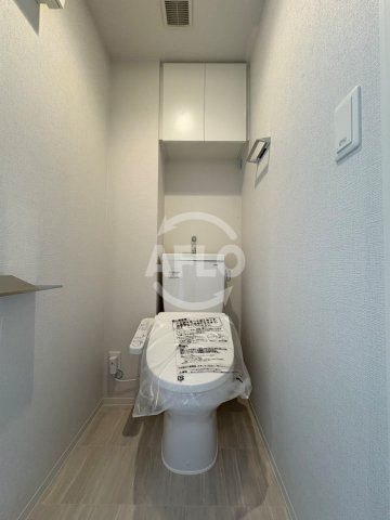 トイレ　コンフォリア・リヴ大阪本町　トイレ
