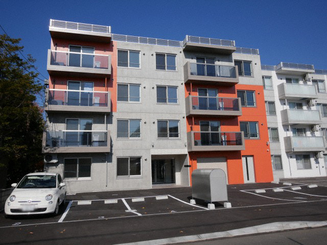 建物外観　ＪＲ「厚別」駅より徒歩３分の好立地物件です♪