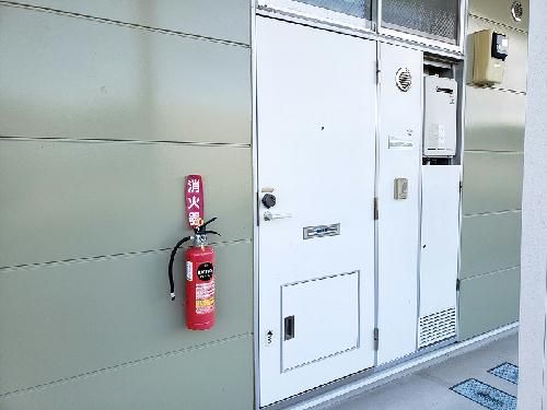 レオパレスフローラの玄関写真