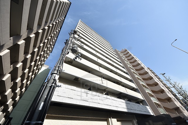 S-RESIDENCE江坂Eminenceの外観写真