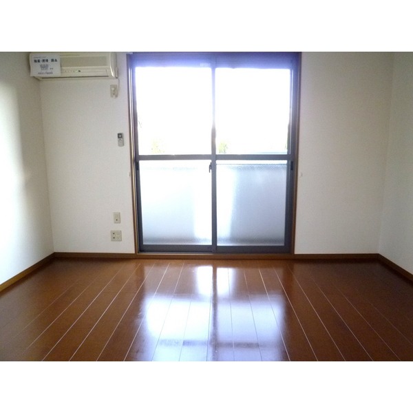 C.F HEIGHTS Kの居間写真