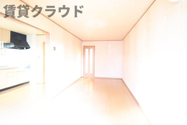 グレイスタウン蘇我Cの居間写真
