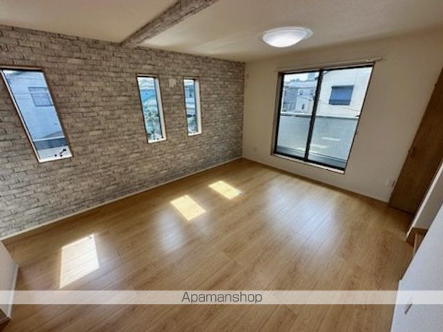 デュープレックス岸町の居間写真