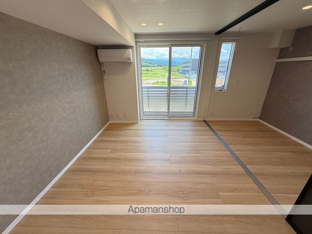 若者支援住宅B棟の居間写真