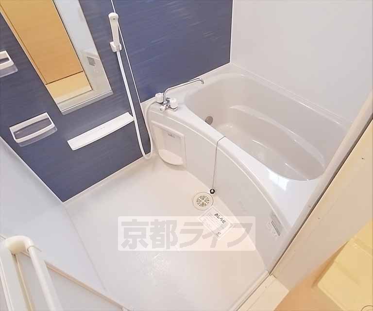 バス・シャワールーム　デザインクロス使用。