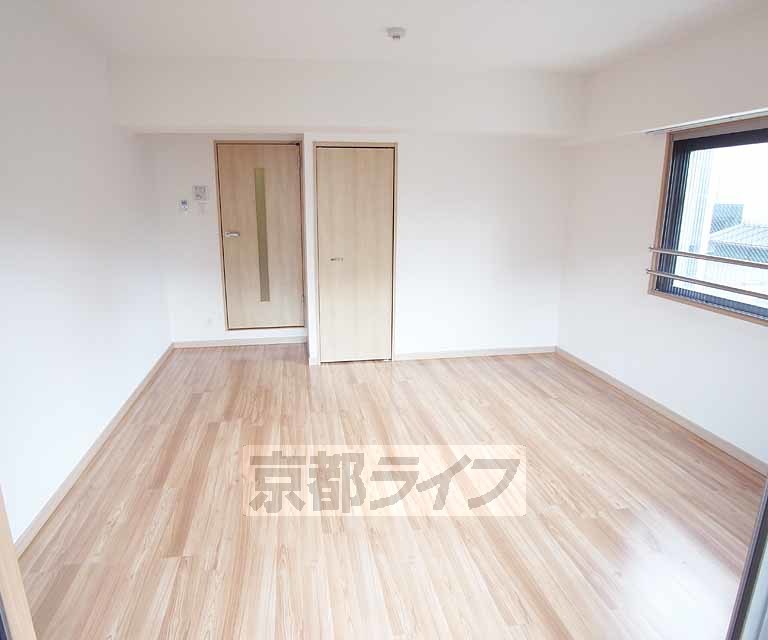居室・リビング　広々とした洋室です！