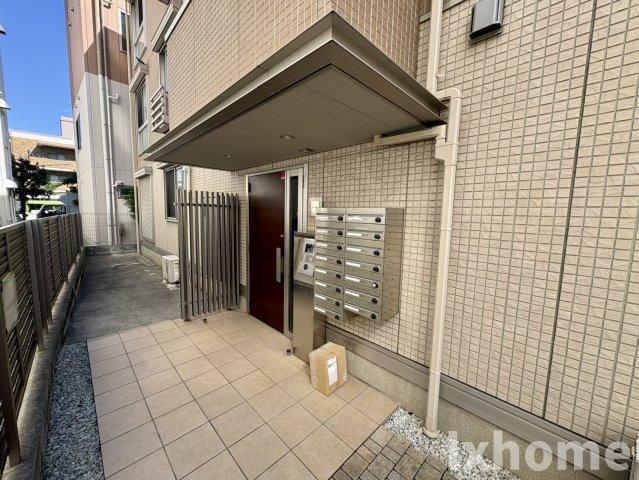 エントランス　ゆとりのあるエントランスです