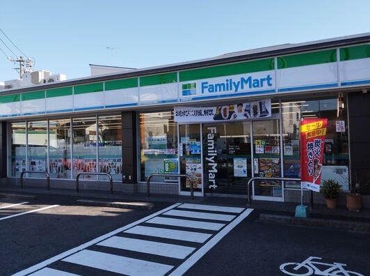 コンビニ　ファミリーマート 道徳通二丁目店（コンビニ）まで245m